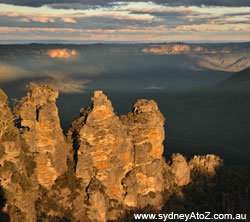 The Three Sisters viewed from Echo Point.
